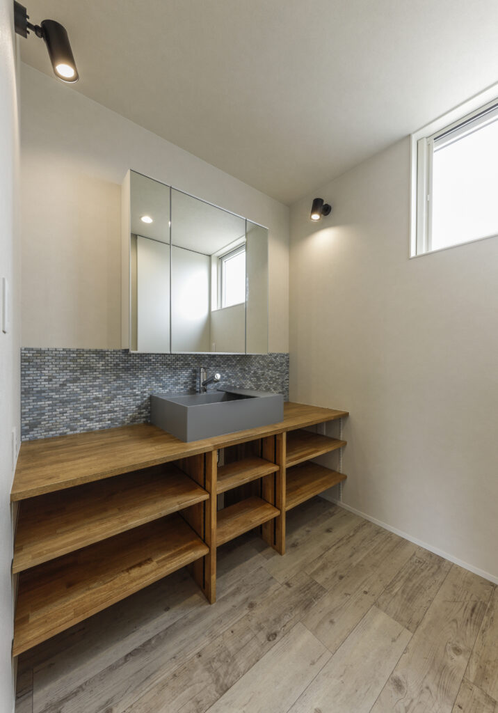 シック×ナチュラルな造作洗面台